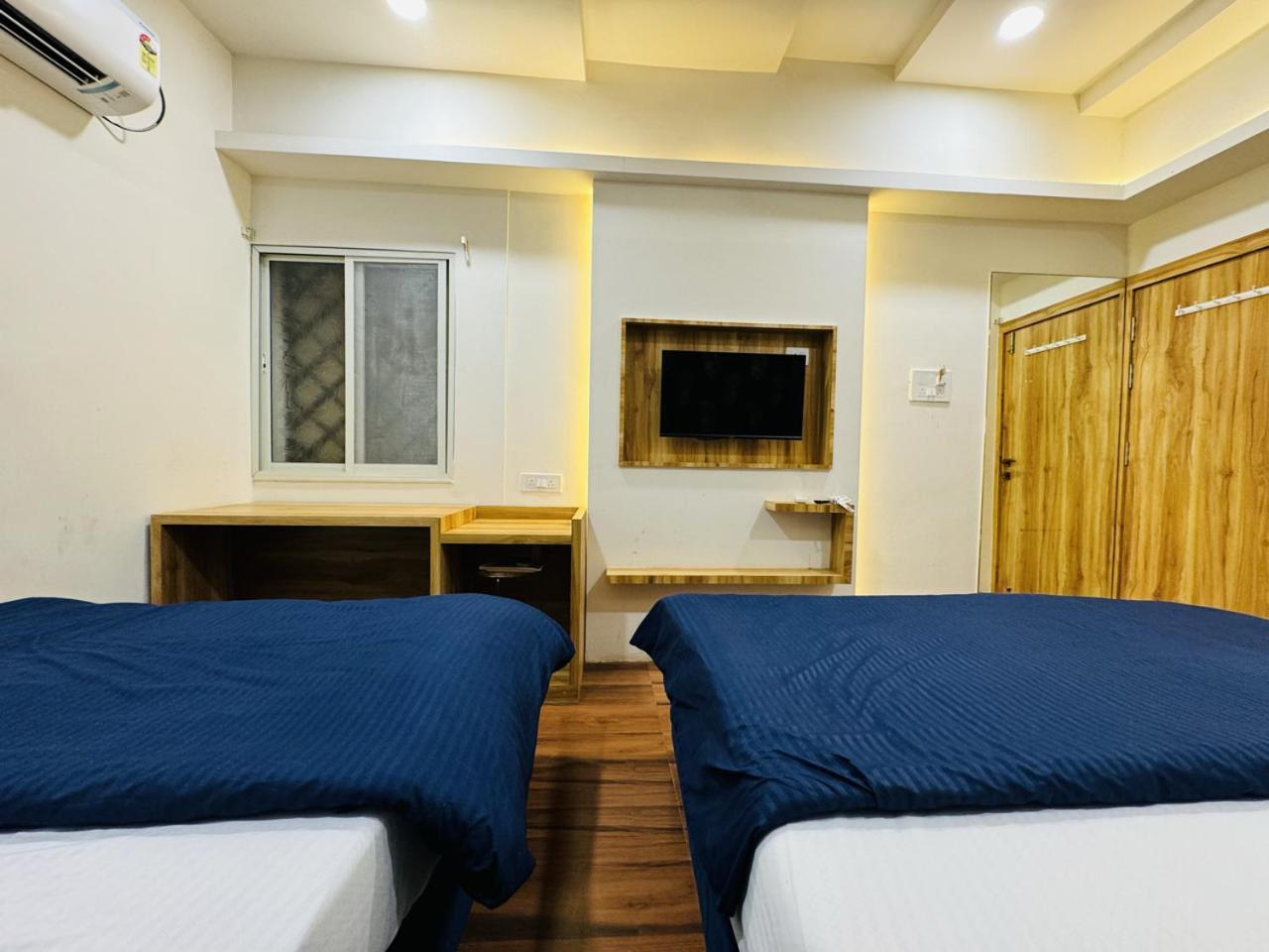 Hotel Shree Mahakal Krapa Ujjain Quarto foto